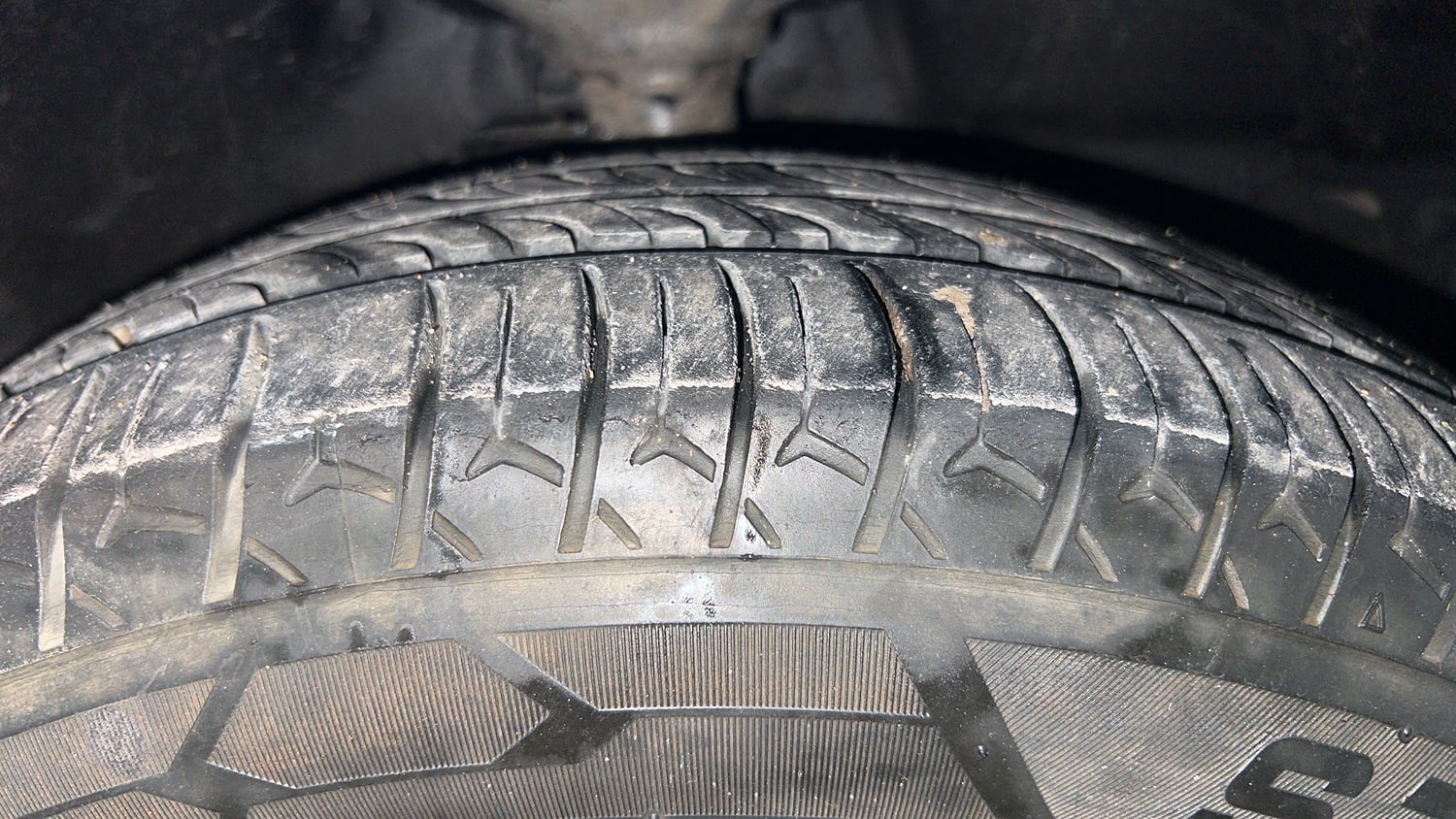Used 2015 Maruti Suzuki Celerio ZXi Opt Petrol Manual tyres RIGHT FRONT TYRE TREAD VIEW