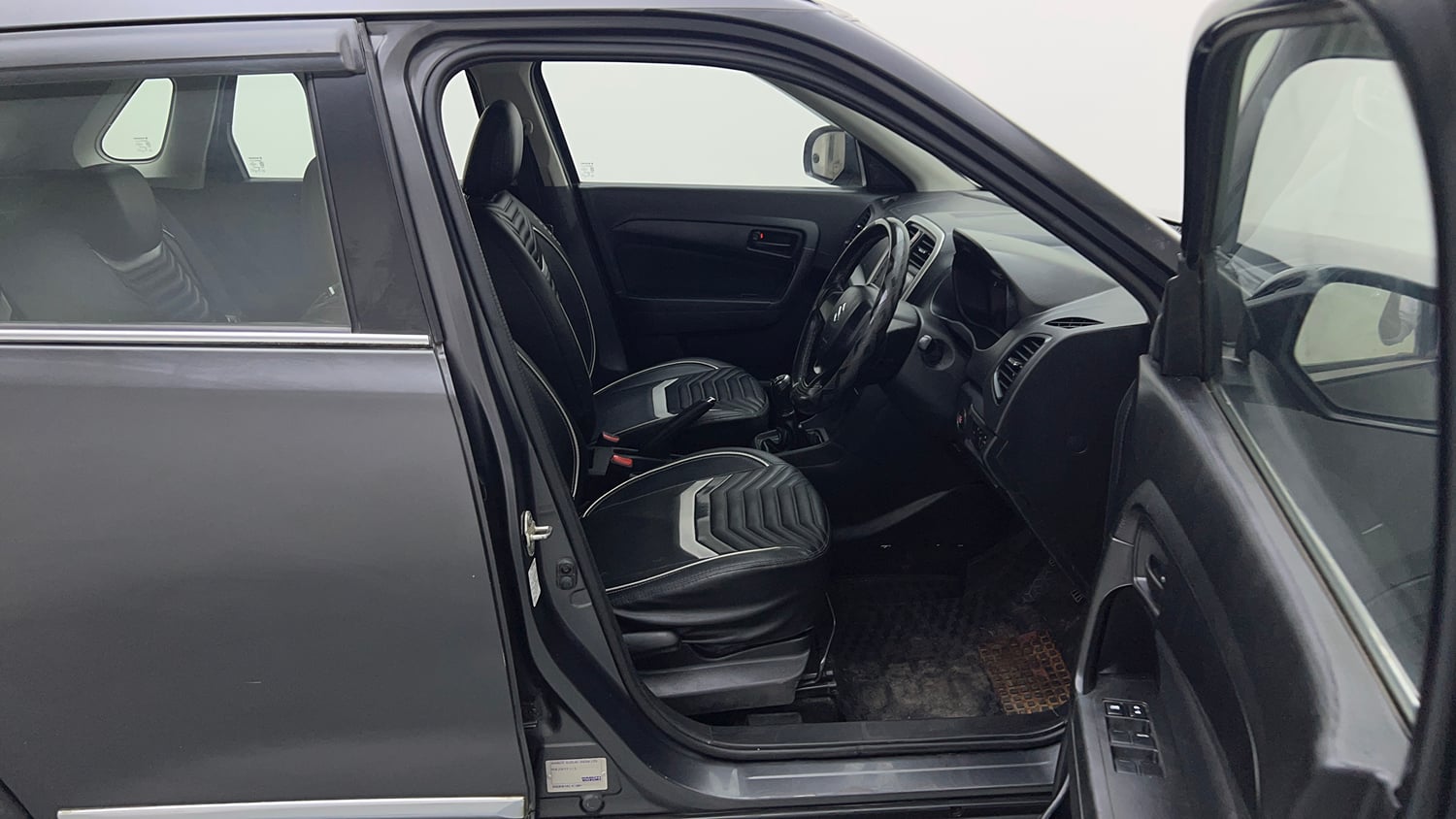 Used 2020 maruti-suzuki Vitara Brezza VXi Petrol Manual interior RIGHT SIDE FRONT DOOR CABIN VIEW