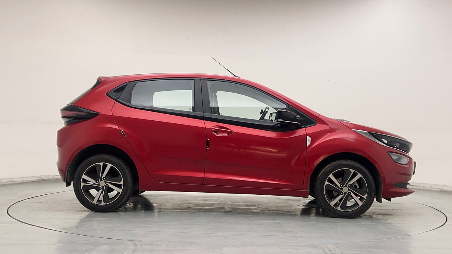 Used 2023 Tata Altroz XZA Petrol Petrol Automatic exterior RIGHT SIDE VIEW