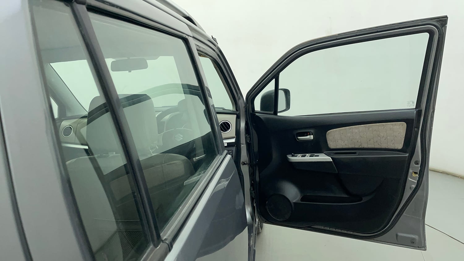 Used 2014 Maruti Suzuki Wagon R VXI Petrol Manual interior RIGHT FRONT DOOR OPEN VIEW