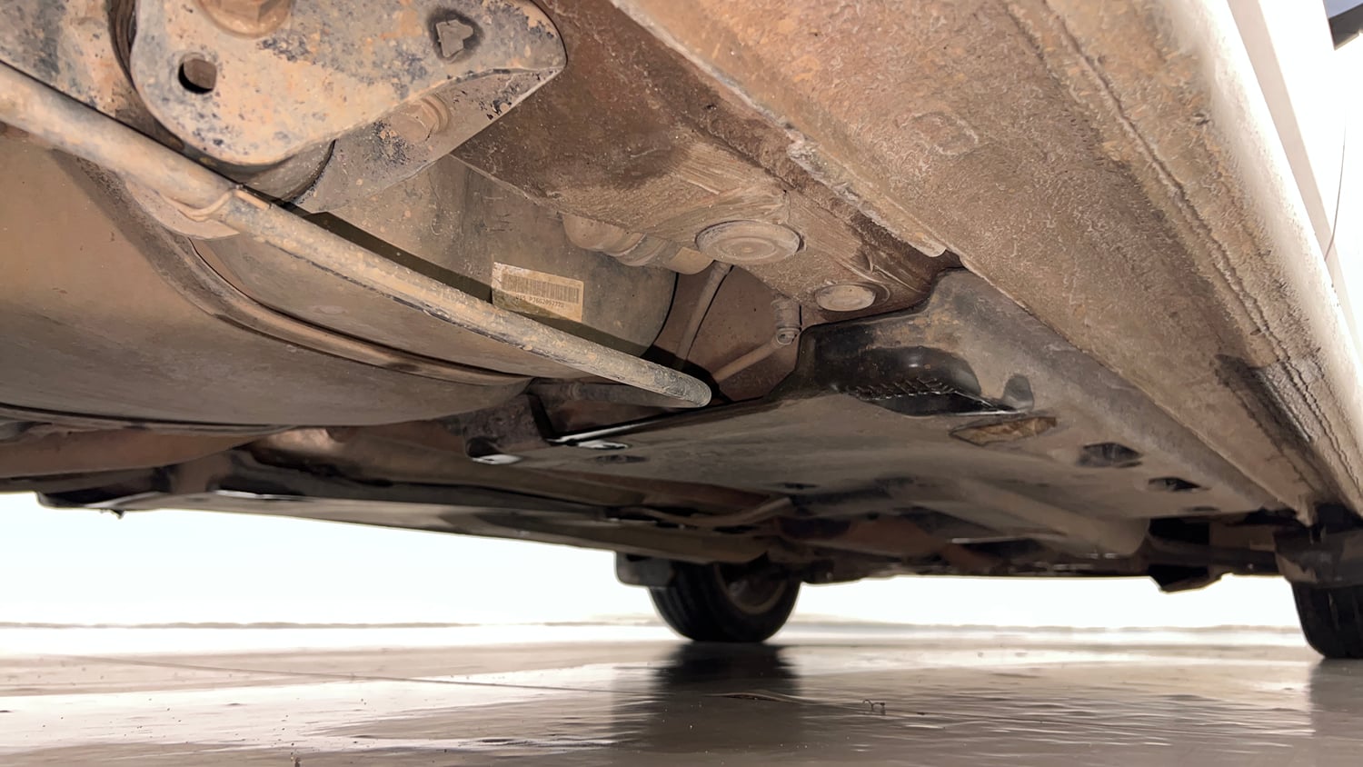 Used 2016 Volkswagen Vento Highline 1.2 (P) AT Petrol Automatic extra REAR RIGHT UNDERBODY VIEW