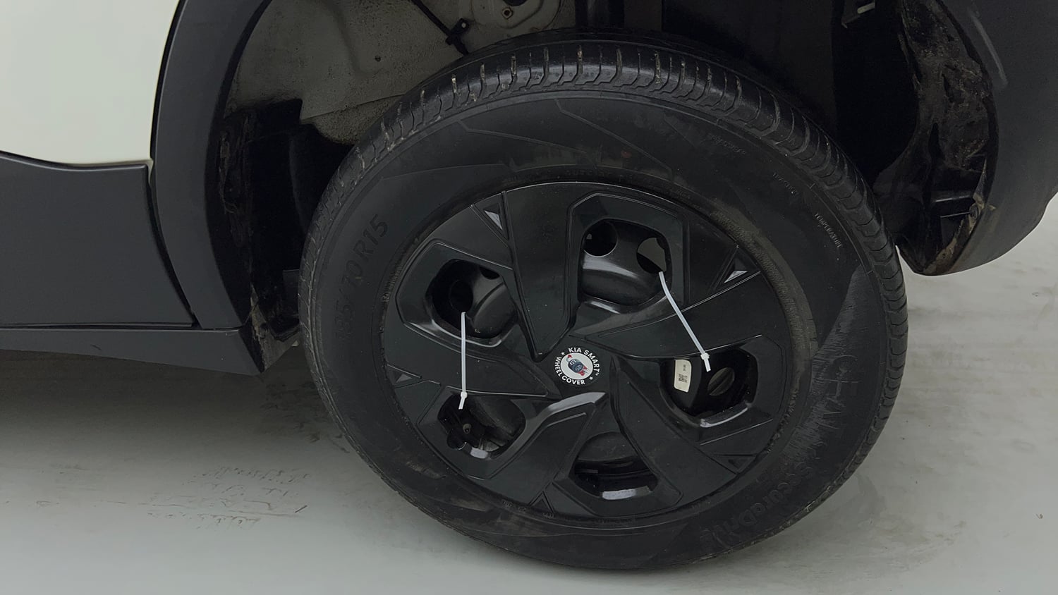 Used 2024 Tata Punch Adventure Rhythm AMT Petrol Automatic tyres LEFT REAR TYRE RIM VIEW