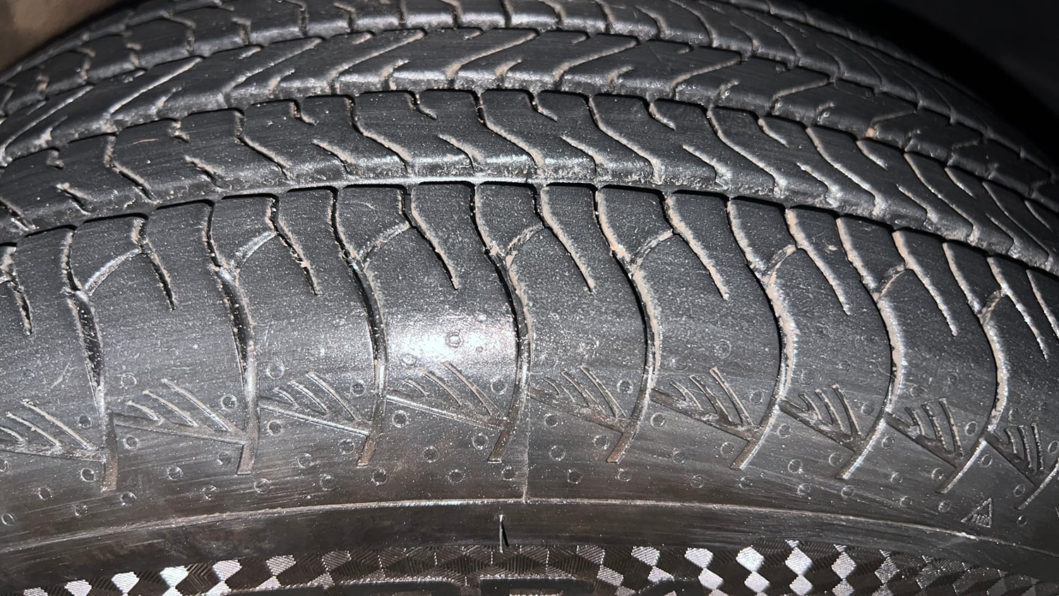 Used 2026 Hyundai Venue 1.2 Kappa Petrol MT HX 5+ Petrol Manual tyres RIGHT FRONT TYRE TREAD VIEW
