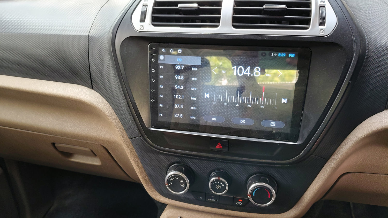 Used 2017 Mahindra TUV300 T8 mHAWK100 Diesel Manual interior MUSIC SYSTEM & AC CONTROL VIEW
