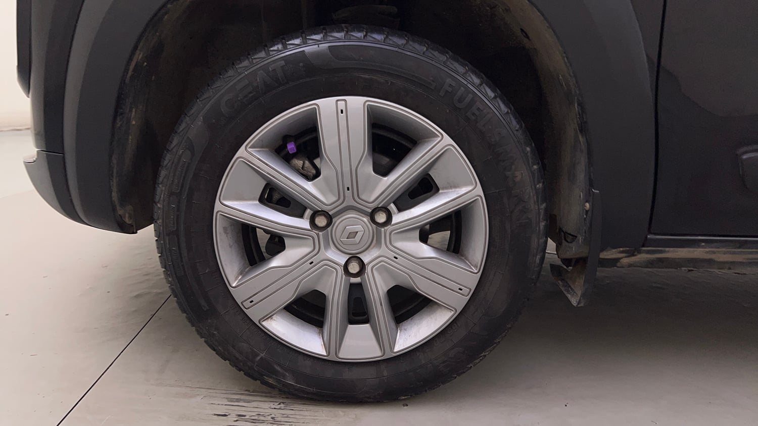 Used 2023 Renault Kwid CLIMBER AMT Urban Night Limited Edition Petrol Automatic tyres LEFT FRONT TYRE RIM VIEW