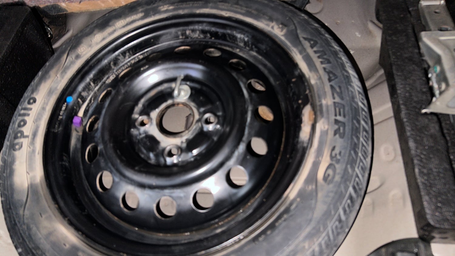 Used 2015 Maruti Suzuki Wagon R VXI Petrol Manual tyres SPARE TYRE VIEW