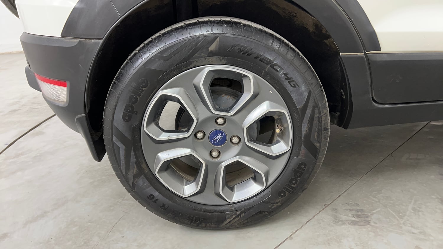 Used 2021 Ford EcoSport Titanium Plus 1.5L Ti-VCT AT Petrol Automatic tyres RIGHT REAR TYRE RIM VIEW