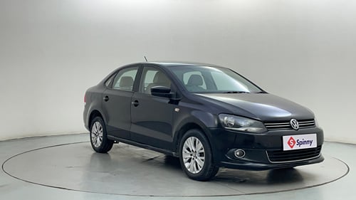 Used 2015 Volkswagen Vento Highline Petrol Petrol Manual exterior RIGHT FRONT CORNER VIEW