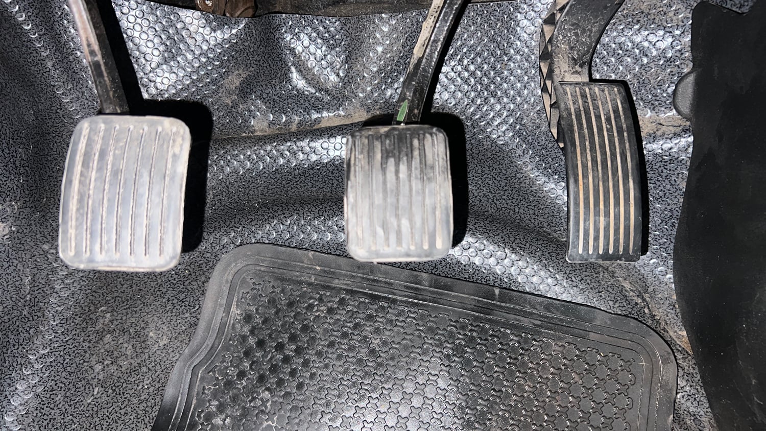 Used 2014 Hyundai Grand i10 Asta 1.2 Kappa VTVT (O) Petrol Manual interior PEDALS VIEW