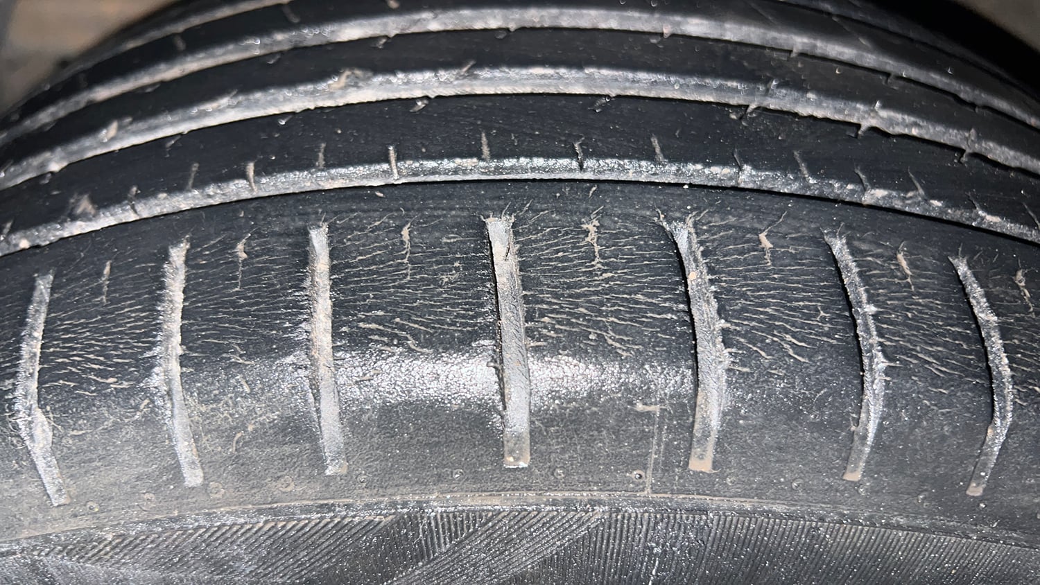 Used 2019 Maruti Suzuki Baleno Zeta Petrol Manual tyres LEFT FRONT TYRE TREAD VIEW