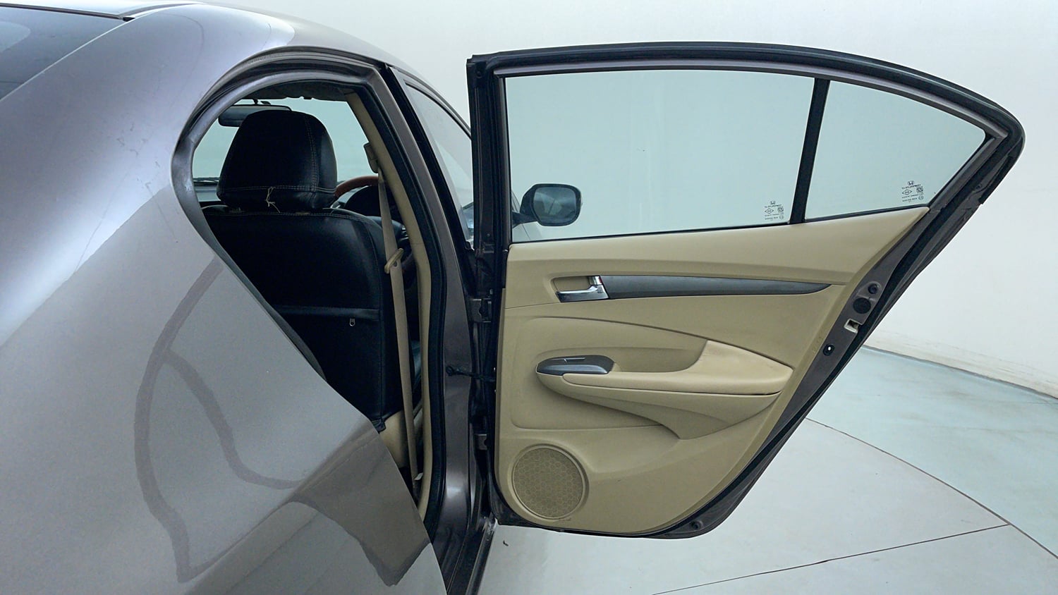 Used 2013 Honda City 1.5 V MT Petrol Manual interior RIGHT REAR DOOR OPEN VIEW
