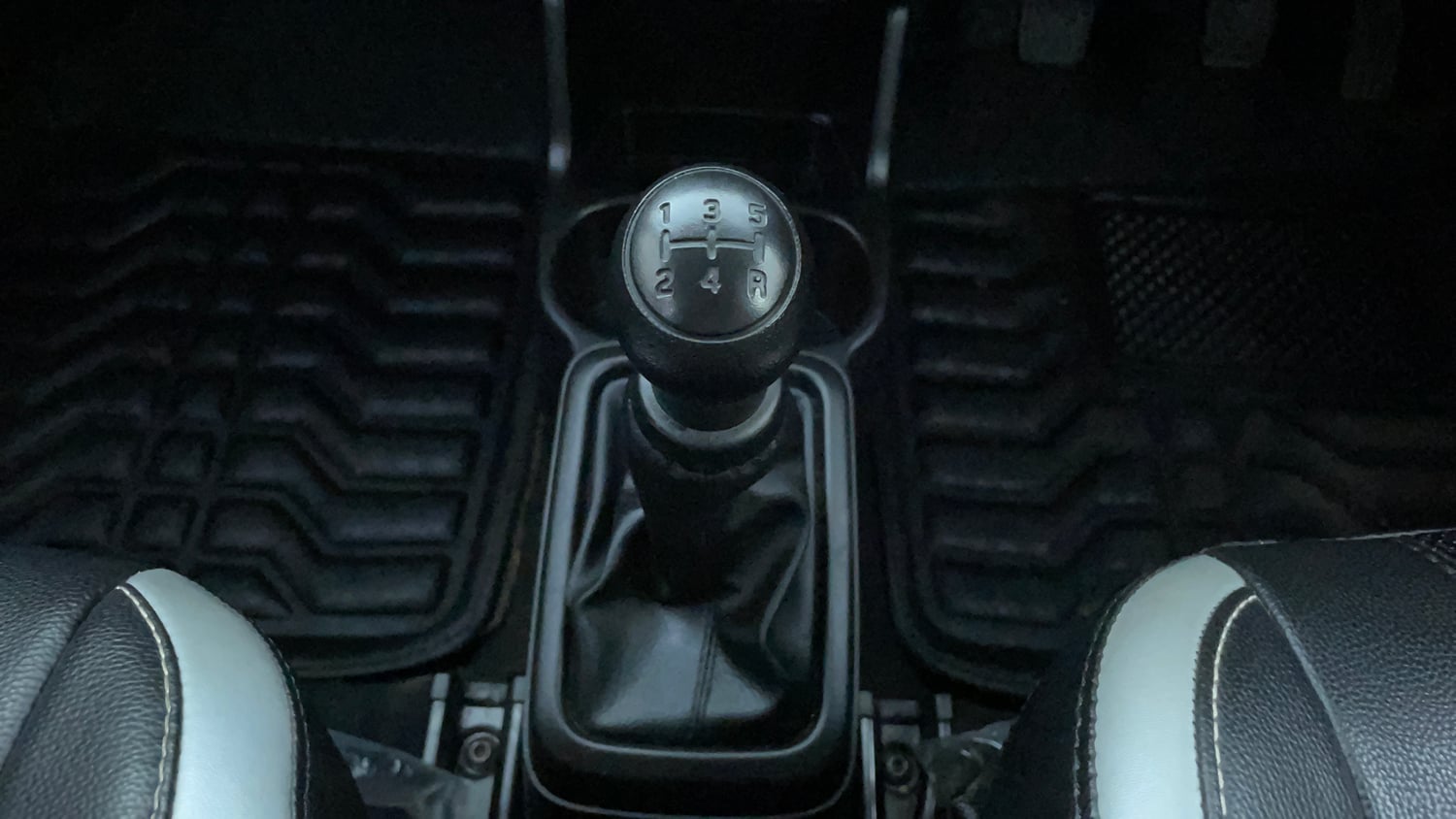 Used 2023 Maruti Suzuki S-Presso Vxi Plus Petrol Manual interior GEAR  KNOB VIEW