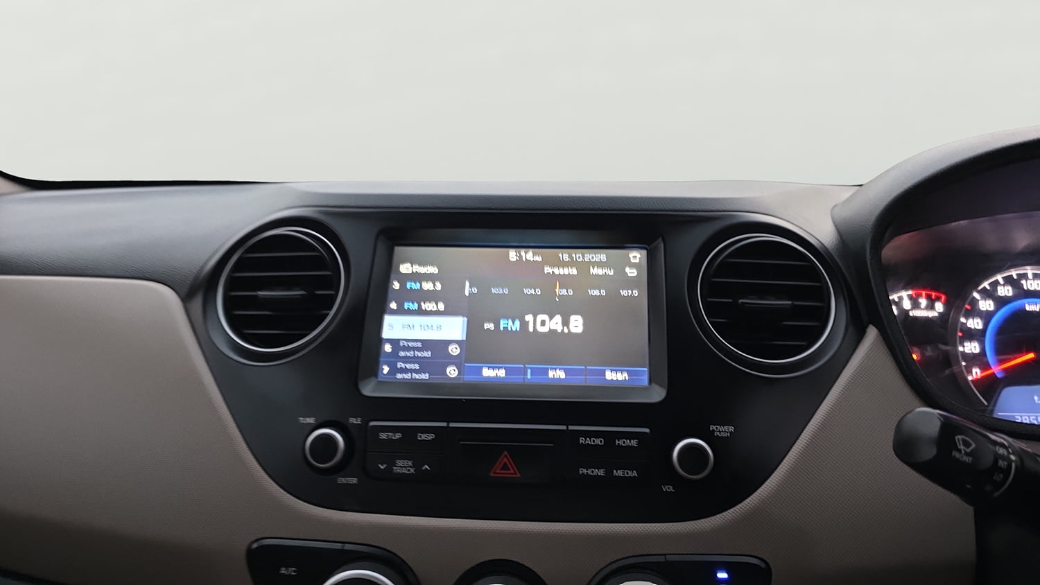 Used 2018 Hyundai Grand i10 Sportz (O) 1.2 Kappa VTVT Petrol Manual interior MUSIC SYSTEM & AC CONTROL VIEW
