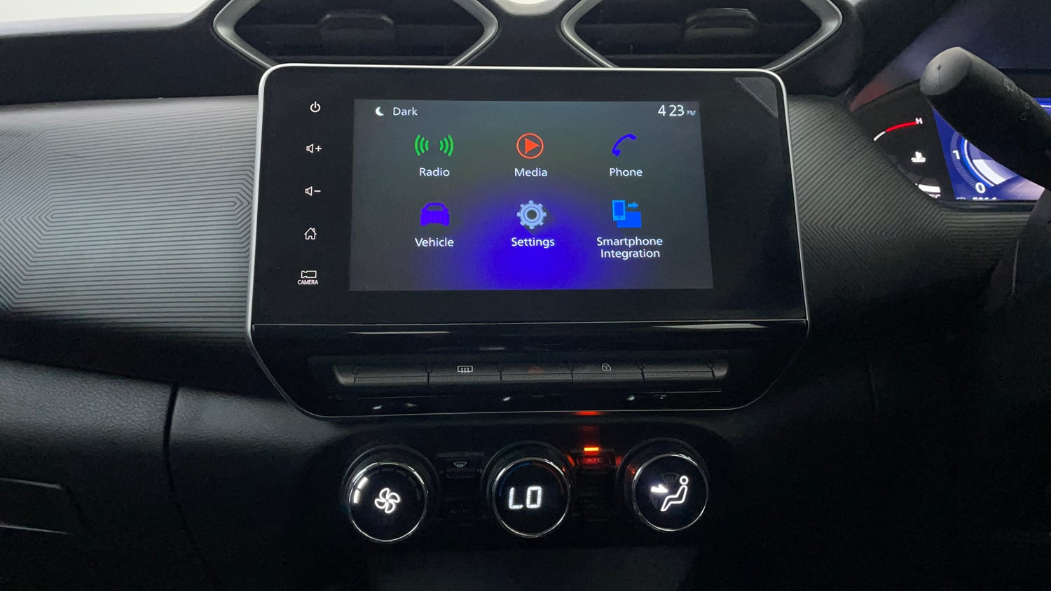 Used 2025 Nissan Magnite N-Connecta HRAO 1.0 Turbo Petrol CVT Petrol Automatic interior MUSIC SYSTEM & AC CONTROL VIEW