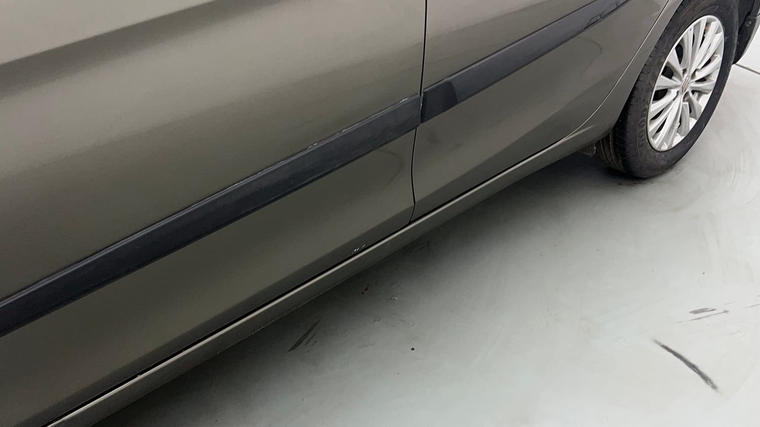 Used 2020 Maruti Suzuki Ciaz Delta Hybrid 1.5 AT Petrol Automatic dents MINOR DENT