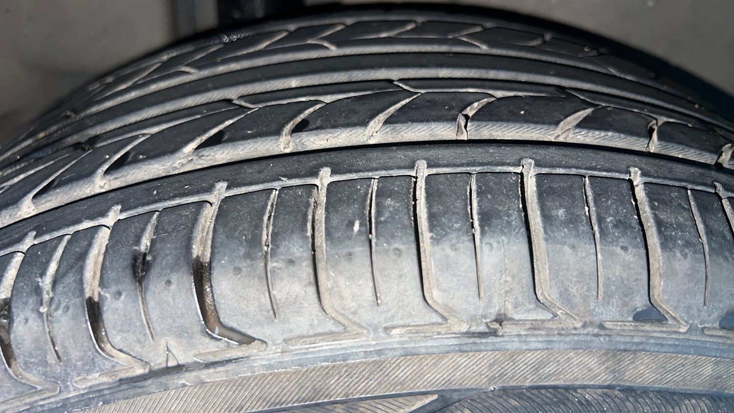 Used 2018 Maruti Suzuki Ciaz Alpha Hybrid 1.5 Petrol Manual tyres RIGHT REAR TYRE TREAD VIEW