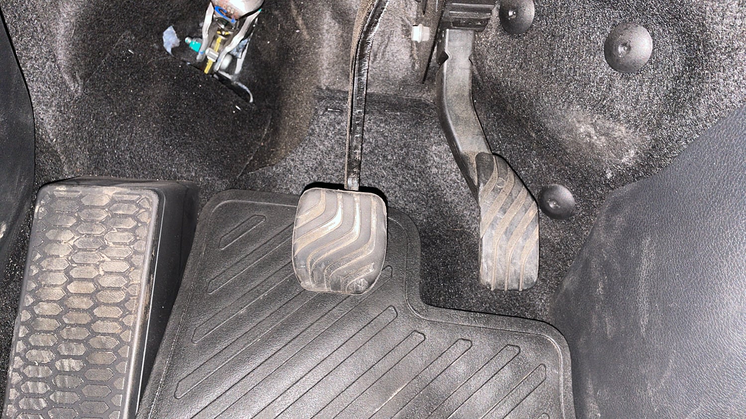 Used 2025 Nissan Magnite N-Connecta HRAO 1.0 Turbo Petrol CVT Petrol Automatic interior PEDALS VIEW