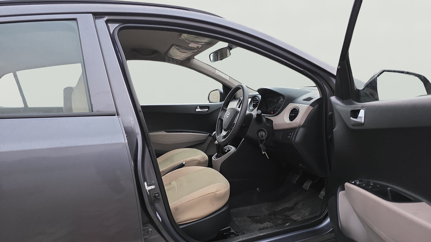 Used 2018 Hyundai Grand i10 Sportz (O) 1.2 Kappa VTVT Petrol Manual interior RIGHT SIDE FRONT DOOR CABIN VIEW