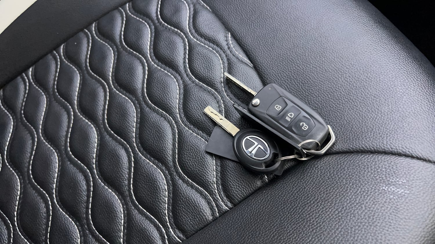 Used 2021 Tata Tiago XT Petrol Manual extra CAR KEY VIEW