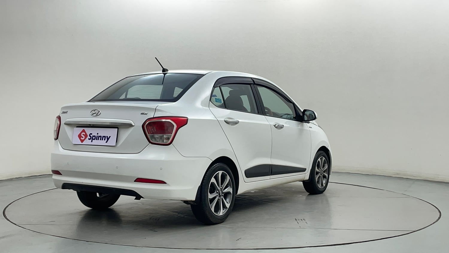 Used 2017 Hyundai Xcent SX 1.2 (O) Petrol Manual exterior RIGHT REAR CORNER VIEW