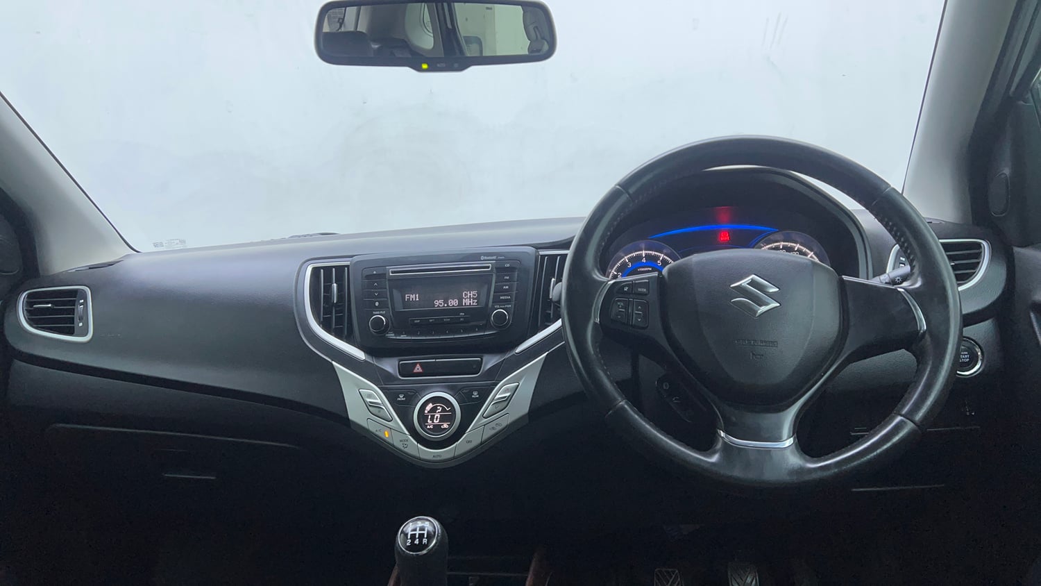 Used 2018 Maruti Suzuki Baleno Zeta 1.2 Petrol Manual interior DASHBOARD VIEW