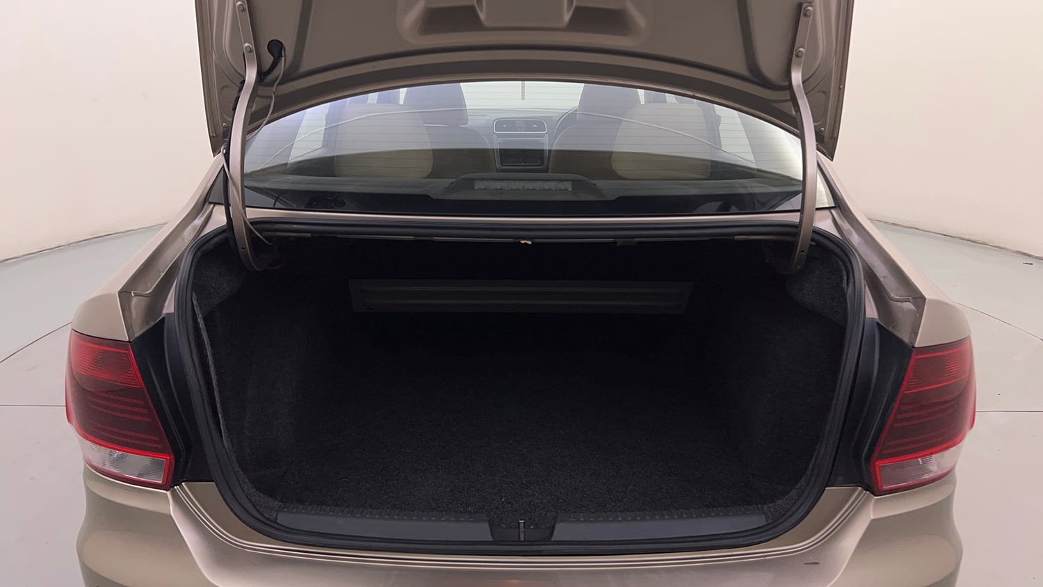 Used 2016 Volkswagen Vento Highline 1.2 (P) AT Petrol Automatic interior DICKY INSIDE VIEW