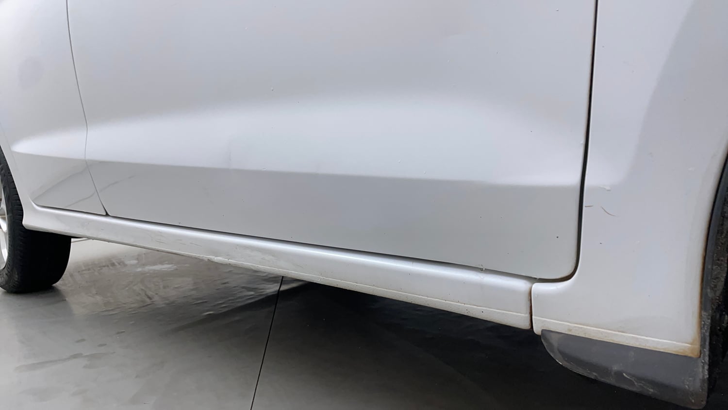 Used 2017 Ford Figo Titanium 1.5 Ti-VCT AT Petrol Automatic dents MINOR SCRATCH