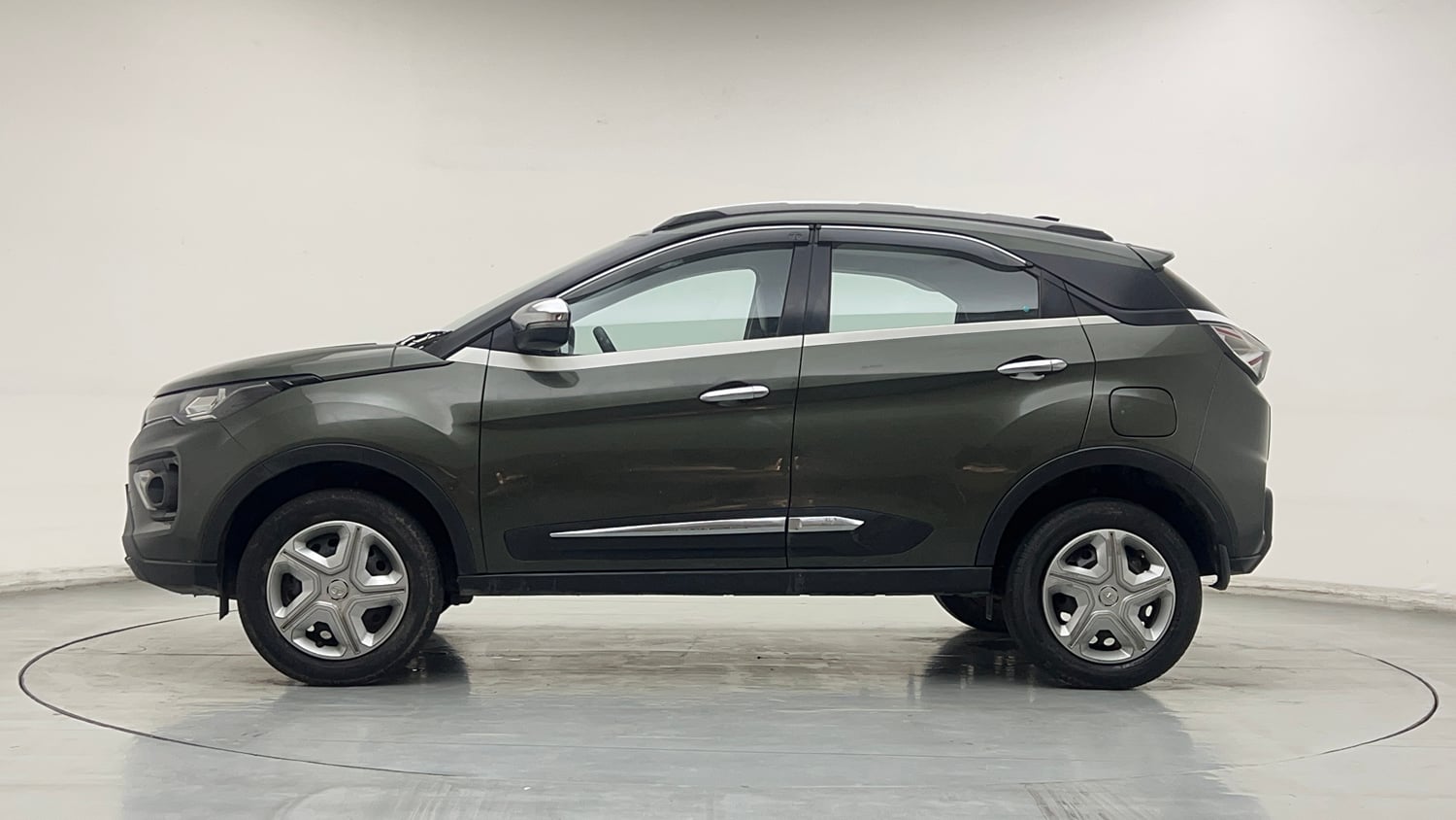 Used 2022 Tata Nexon XMA Plus (S) Petrol Automatic exterior LEFT SIDE VIEW