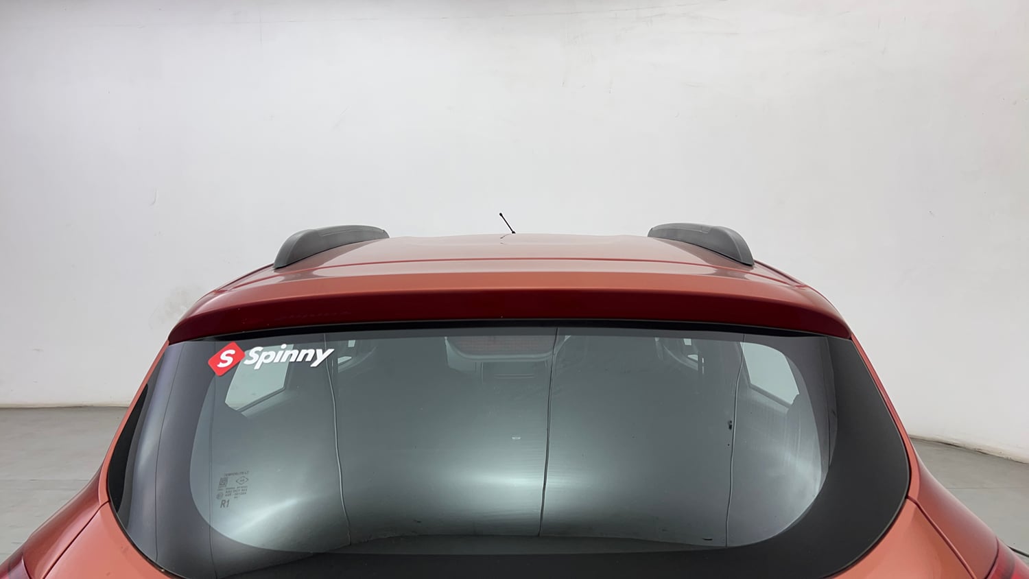 Used 2017 Renault Kwid 1.0 RXT Petrol Manual exterior BACK WINDSHIELD VIEW