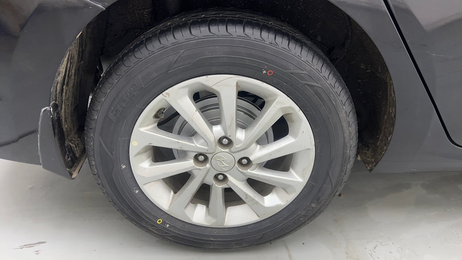 Used 2018 Hyundai Verna EX 1.6 VTVT AT Petrol Automatic tyres RIGHT REAR TYRE RIM VIEW