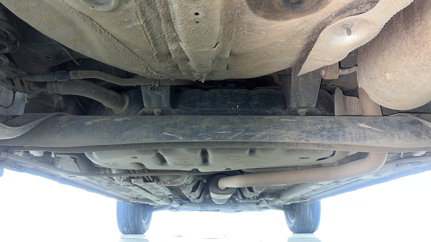 Used 2024 Hyundai Venue SX (O) 1.0 Turbo DCT Petrol Automatic extra REAR UNDERBODY VIEW (TAKEN FROM REAR)