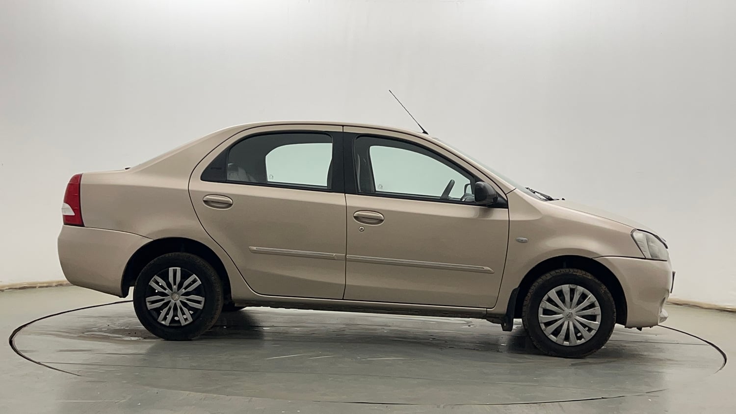 Used 2013 Toyota Etios G Petrol Manual exterior RIGHT SIDE VIEW