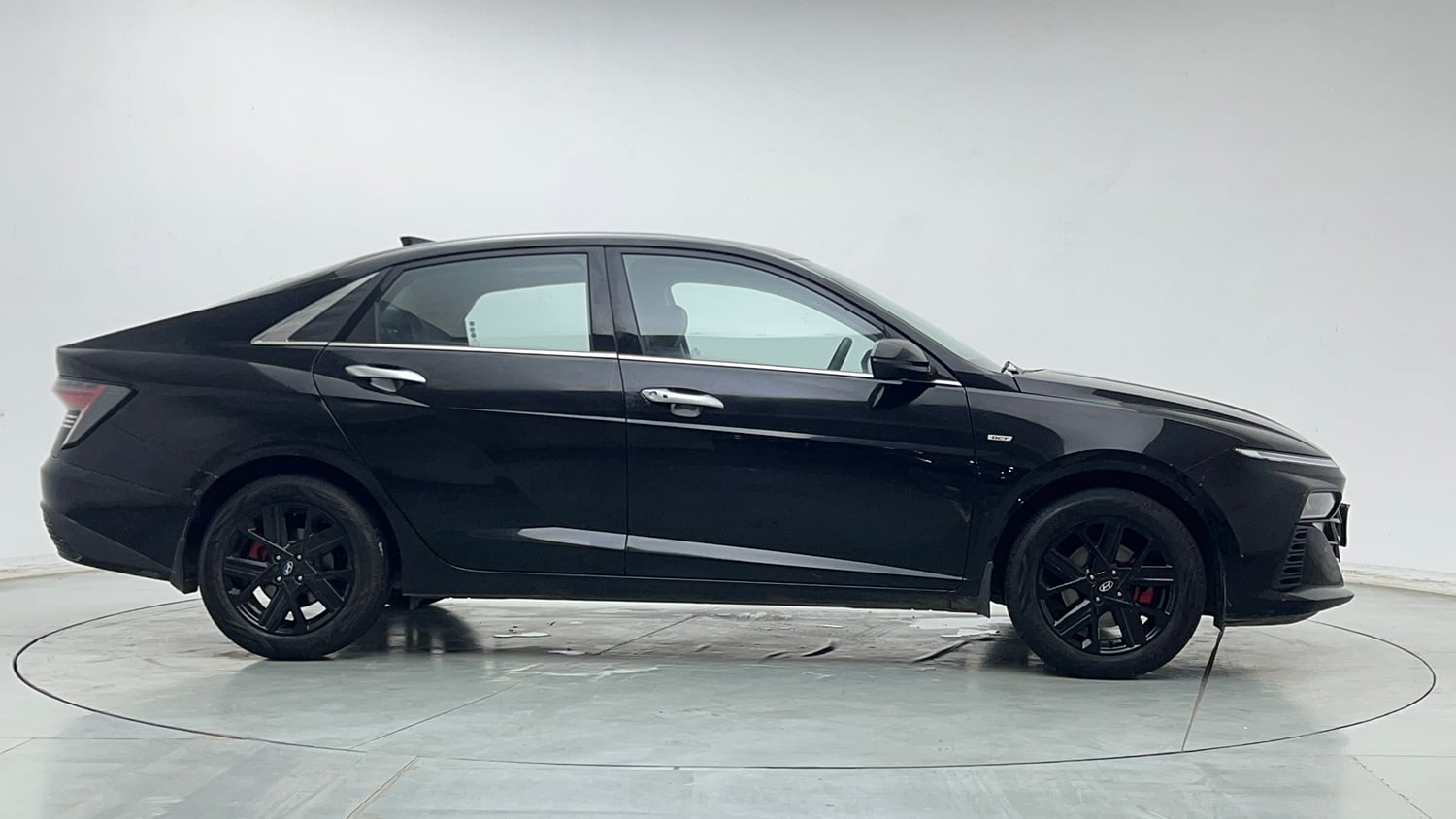Used 2024 Hyundai Verna SX (O) 1.5 Turbo Petrol DCT Petrol Automatic exterior RIGHT SIDE VIEW