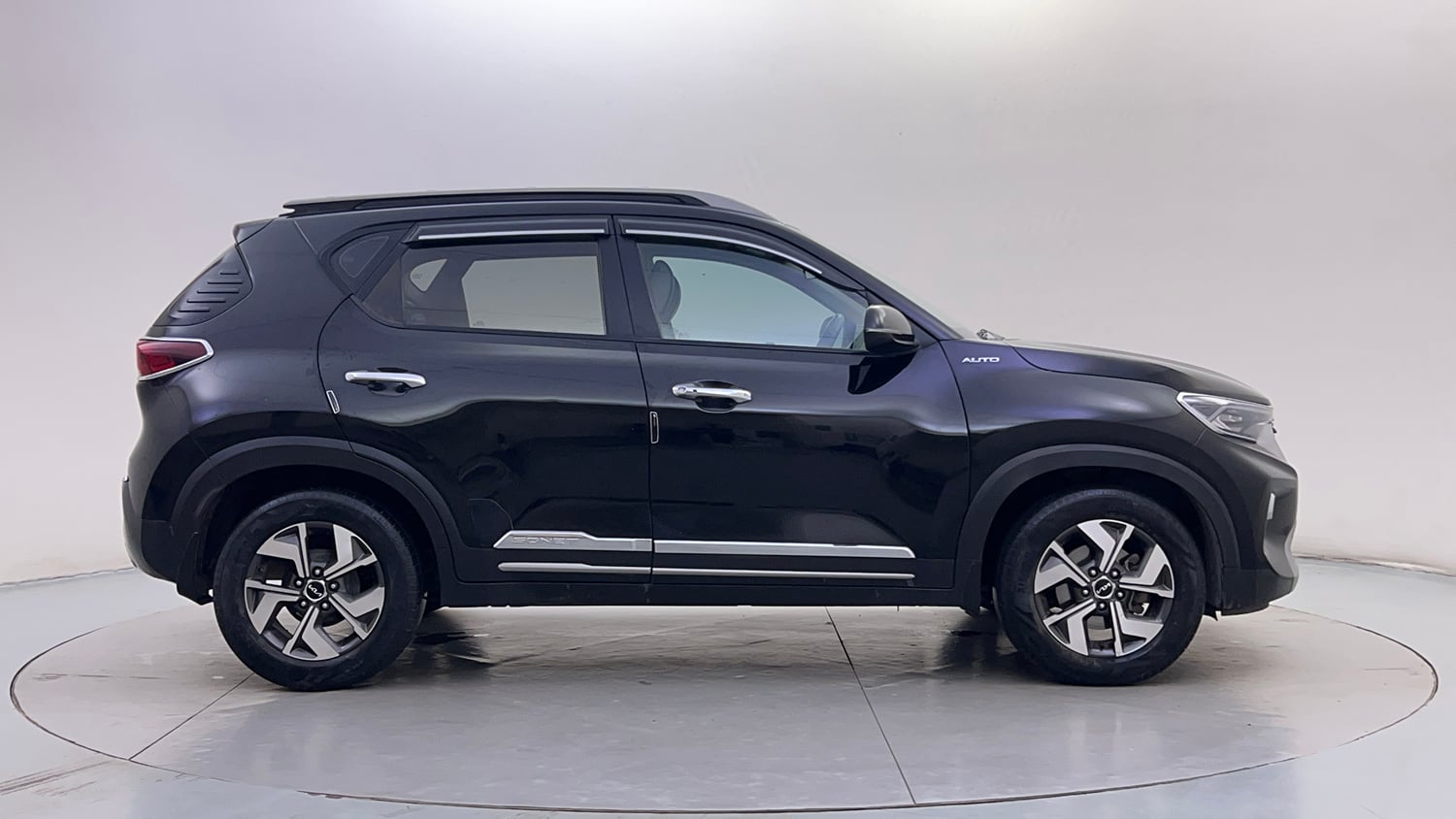 Used 2022 Kia Sonet HTX 1.5 AT Diesel Automatic exterior RIGHT SIDE VIEW