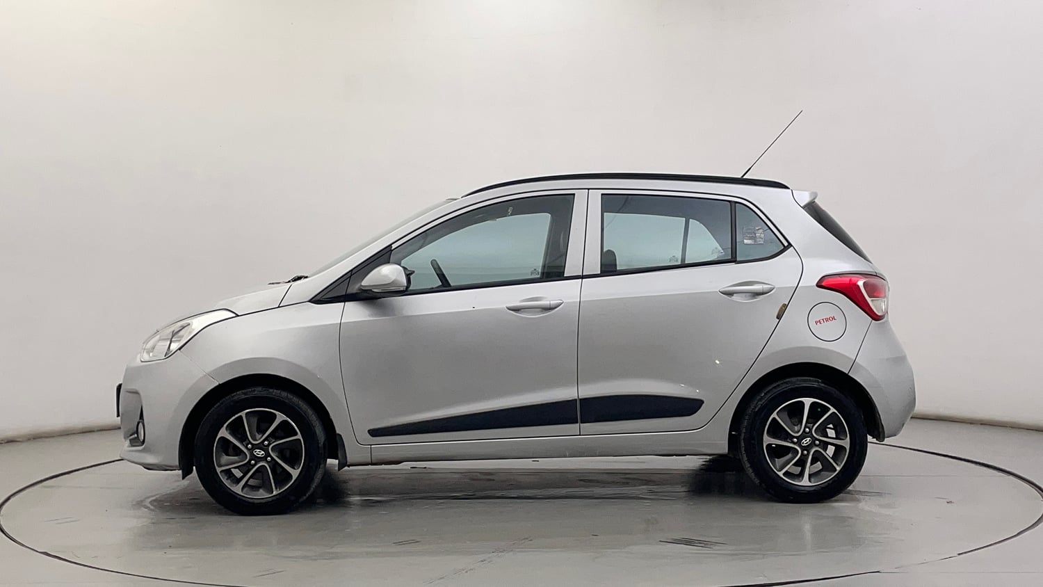 Used 2018 Hyundai Grand i10 Sportz AT 1.2 Kappa VTVT Petrol Automatic exterior LEFT SIDE VIEW