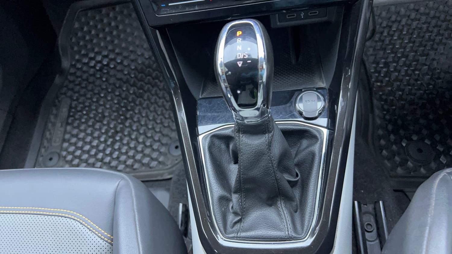 Used 2021 Skoda Kushaq Style 1.0L TSI AT Petrol Automatic interior GEAR  KNOB VIEW