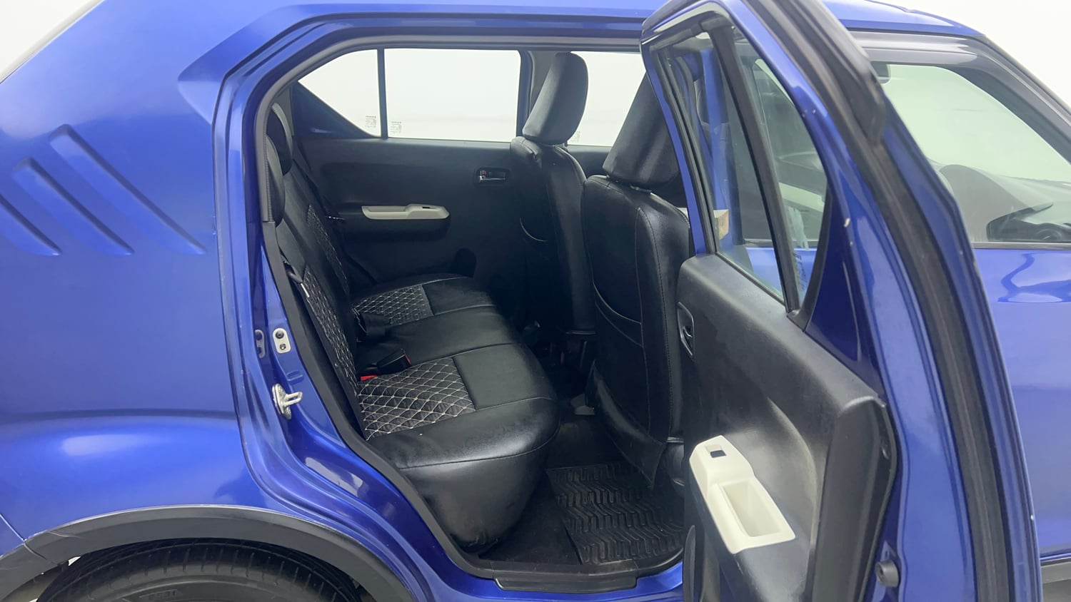Used 2017 Maruti Suzuki Ignis Alpha 1.2 MT Petrol Manual interior RIGHT SIDE REAR DOOR CABIN VIEW