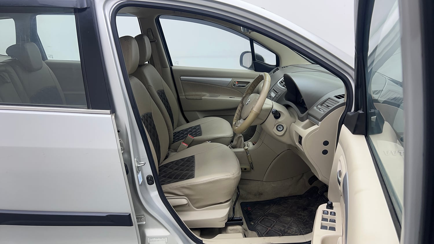 Used 2015 Maruti Suzuki Ertiga Vxi Petrol Manual interior RIGHT SIDE FRONT DOOR CABIN VIEW