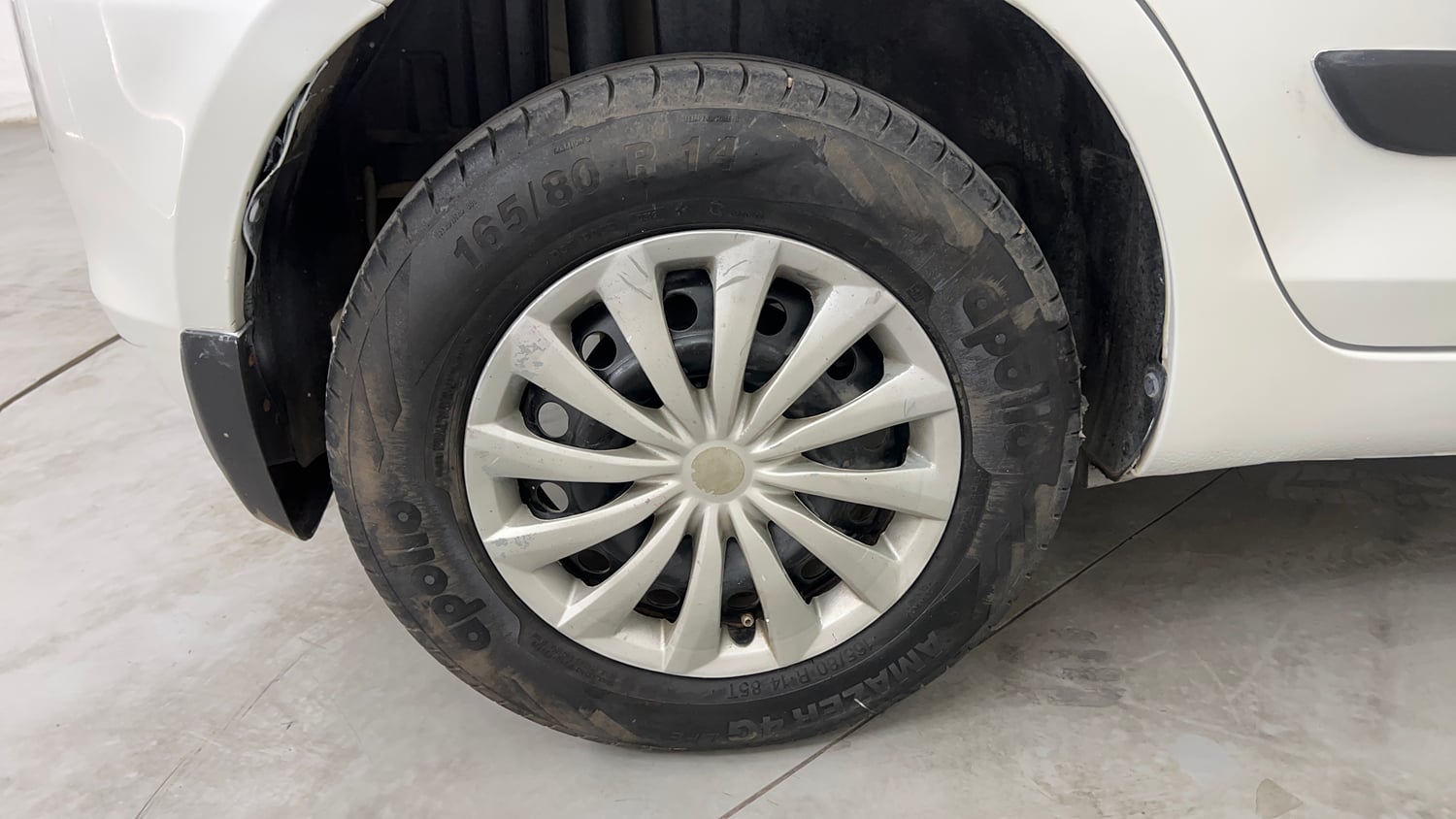 Used 2013 Maruti Suzuki Swift VDi Diesel Manual tyres RIGHT REAR TYRE RIM VIEW