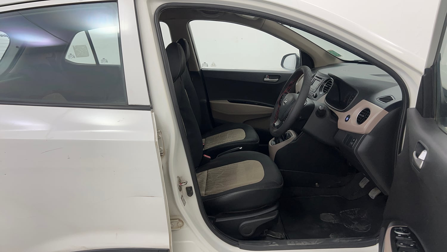 Used 2014 Hyundai Grand i10 Asta 1.2 Kappa VTVT (O) Petrol Manual interior RIGHT SIDE FRONT DOOR CABIN VIEW