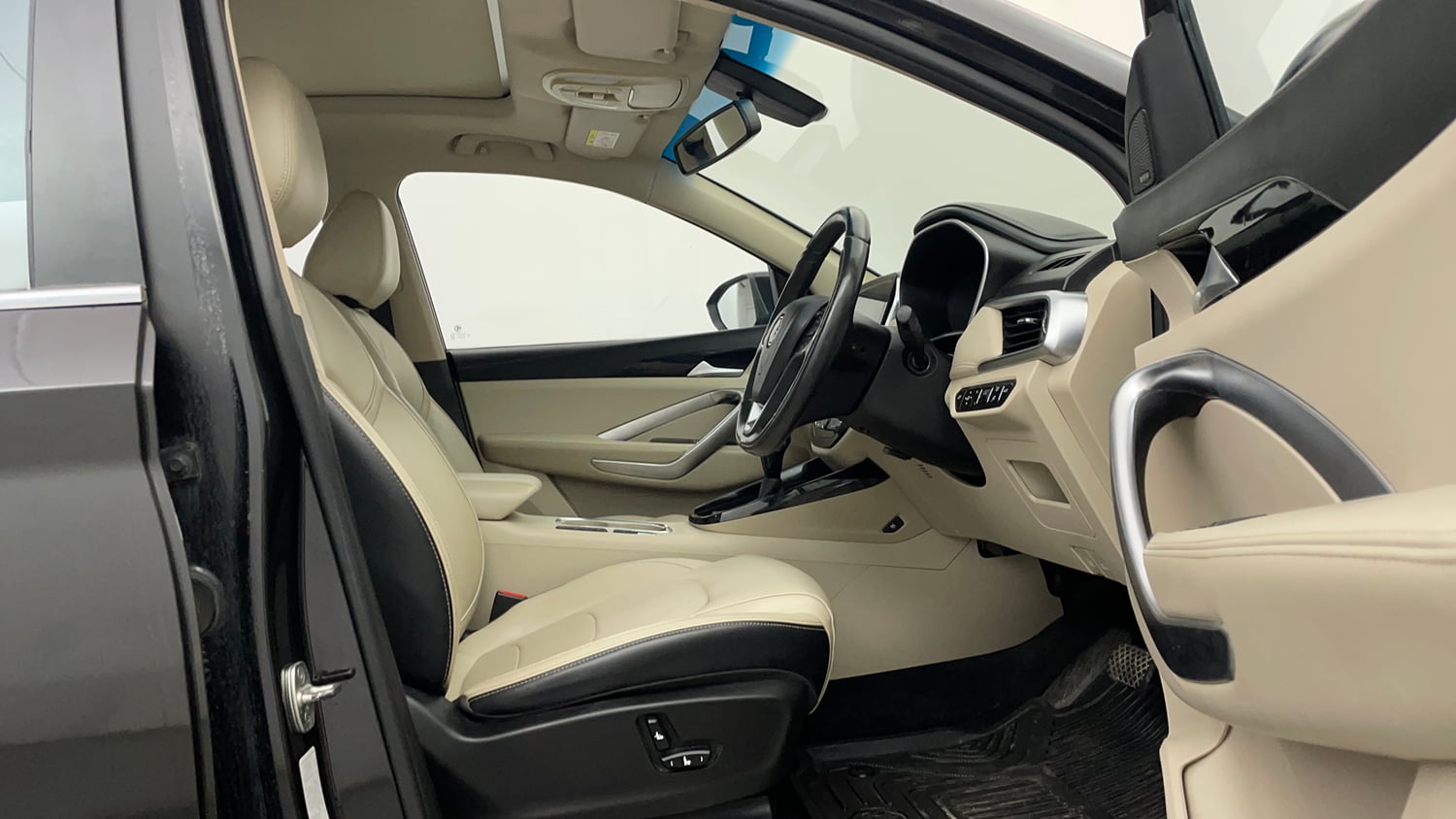 Used 2021 MG Motors Hector Sharp 1.5 Petrol CVT Petrol Automatic interior RIGHT SIDE FRONT DOOR CABIN VIEW