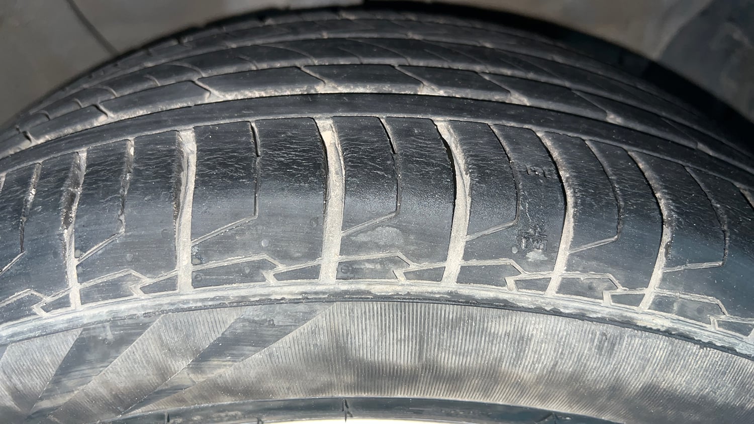 Used 2022 Hyundai Creta SX 1.5 Petrol Executive Petrol Manual tyres RIGHT FRONT TYRE TREAD VIEW