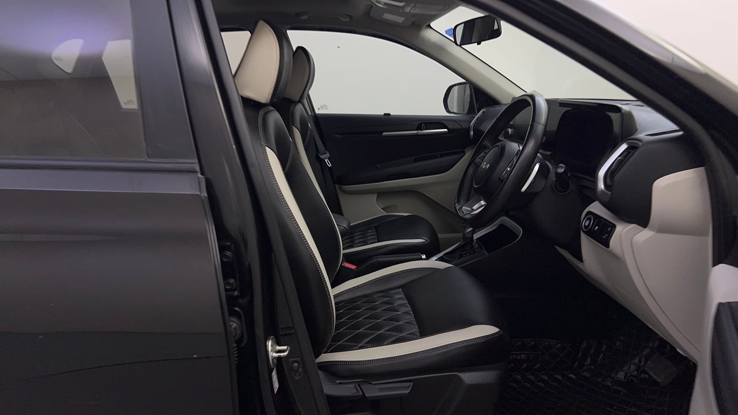 Used 2022 Kia Sonet HTX 1.5 AT Diesel Automatic interior RIGHT SIDE FRONT DOOR CABIN VIEW