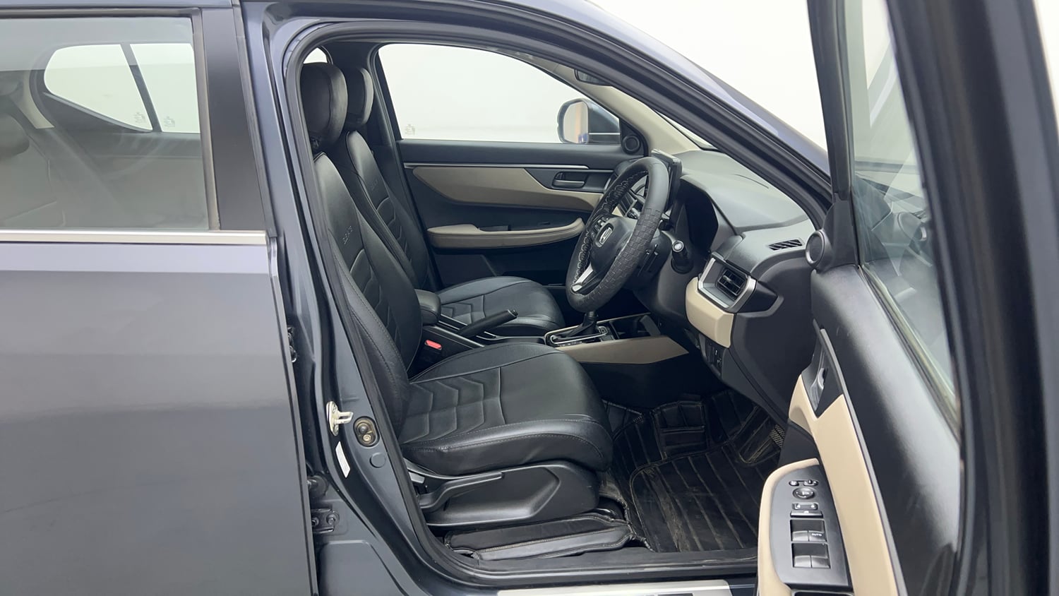 Used 2024 Honda Elevate VX CVT Petrol Automatic interior RIGHT SIDE FRONT DOOR CABIN VIEW