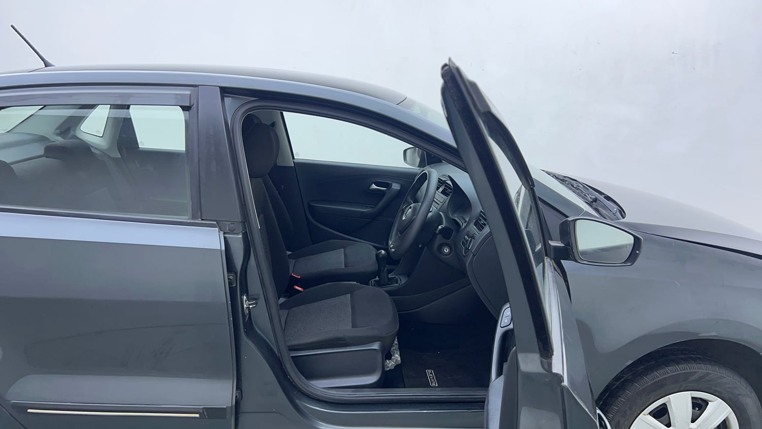 Used 2017 Volkswagen Ameo Trendline 1.2L (P) Petrol Manual interior RIGHT SIDE FRONT DOOR CABIN VIEW