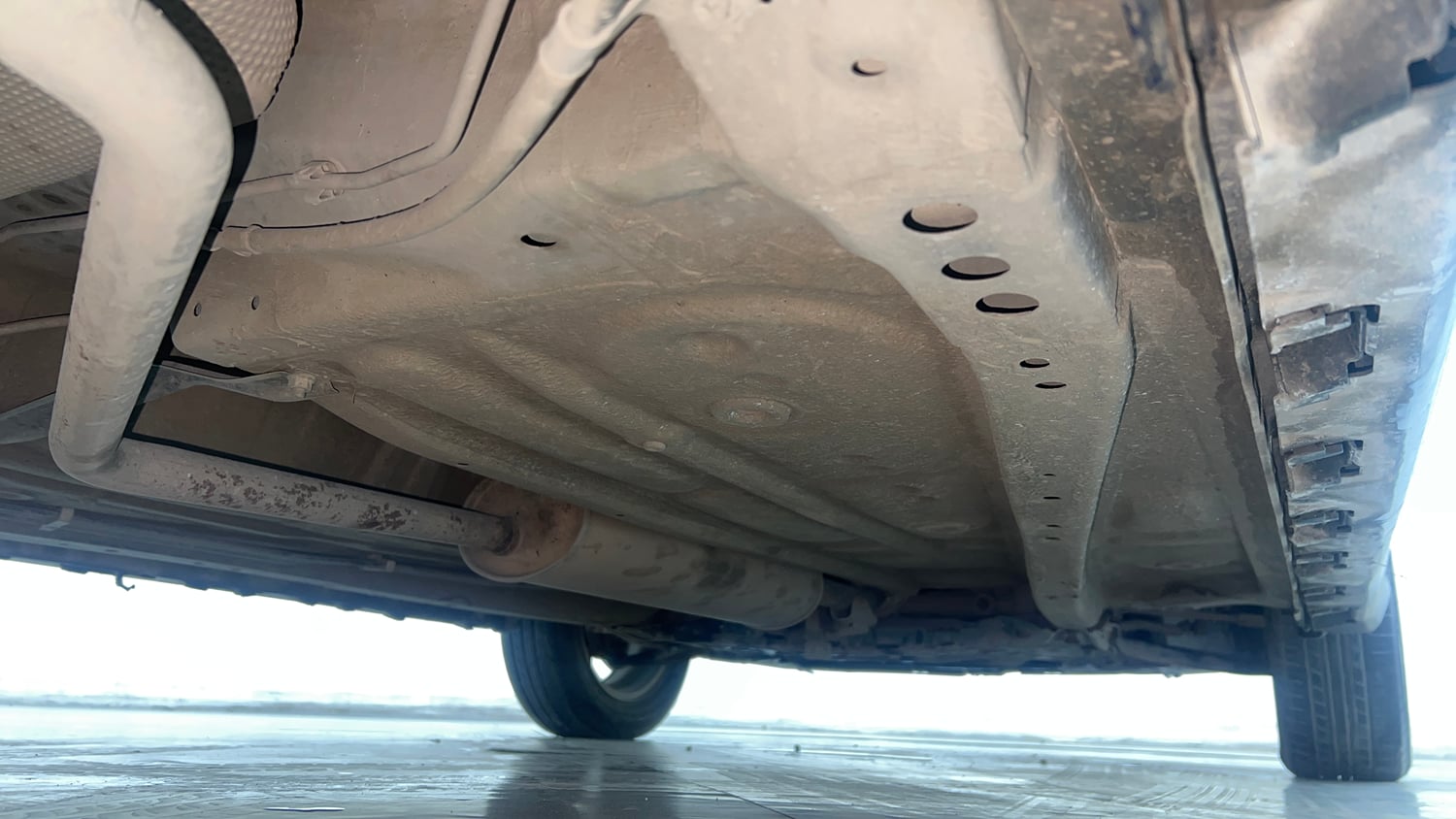 Used 2017 Maruti Suzuki Ignis Alpha 1.2 MT Petrol Manual extra REAR RIGHT UNDERBODY VIEW