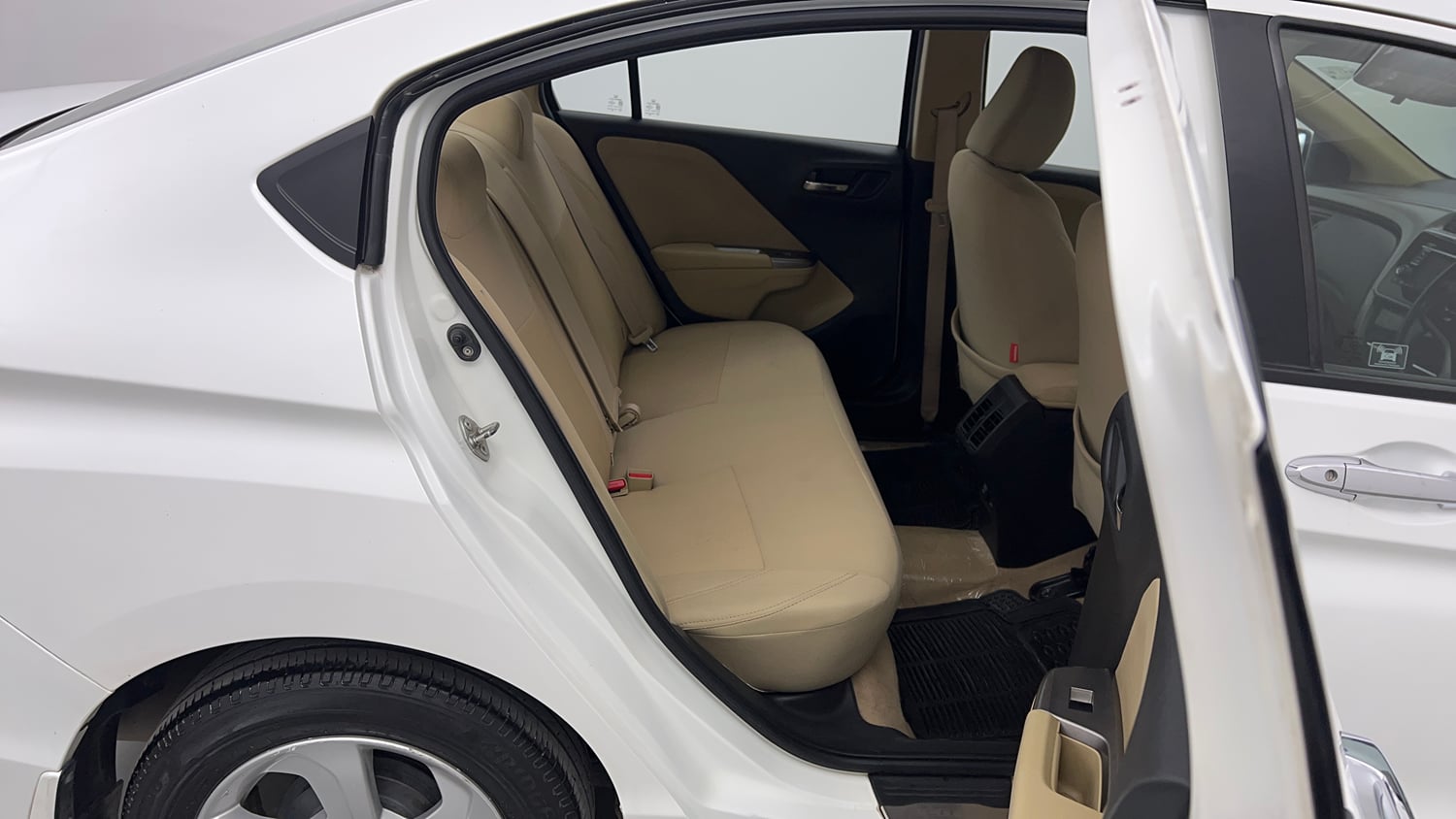 Used 2016 Honda City V Petrol Manual interior RIGHT SIDE REAR DOOR CABIN VIEW