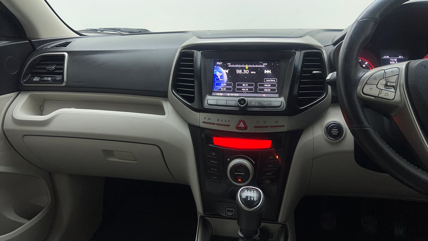 Used 2021 Mahindra XUV 300 1.5 W8 (O) Diesel Manual interior MUSIC SYSTEM & AC CONTROL VIEW