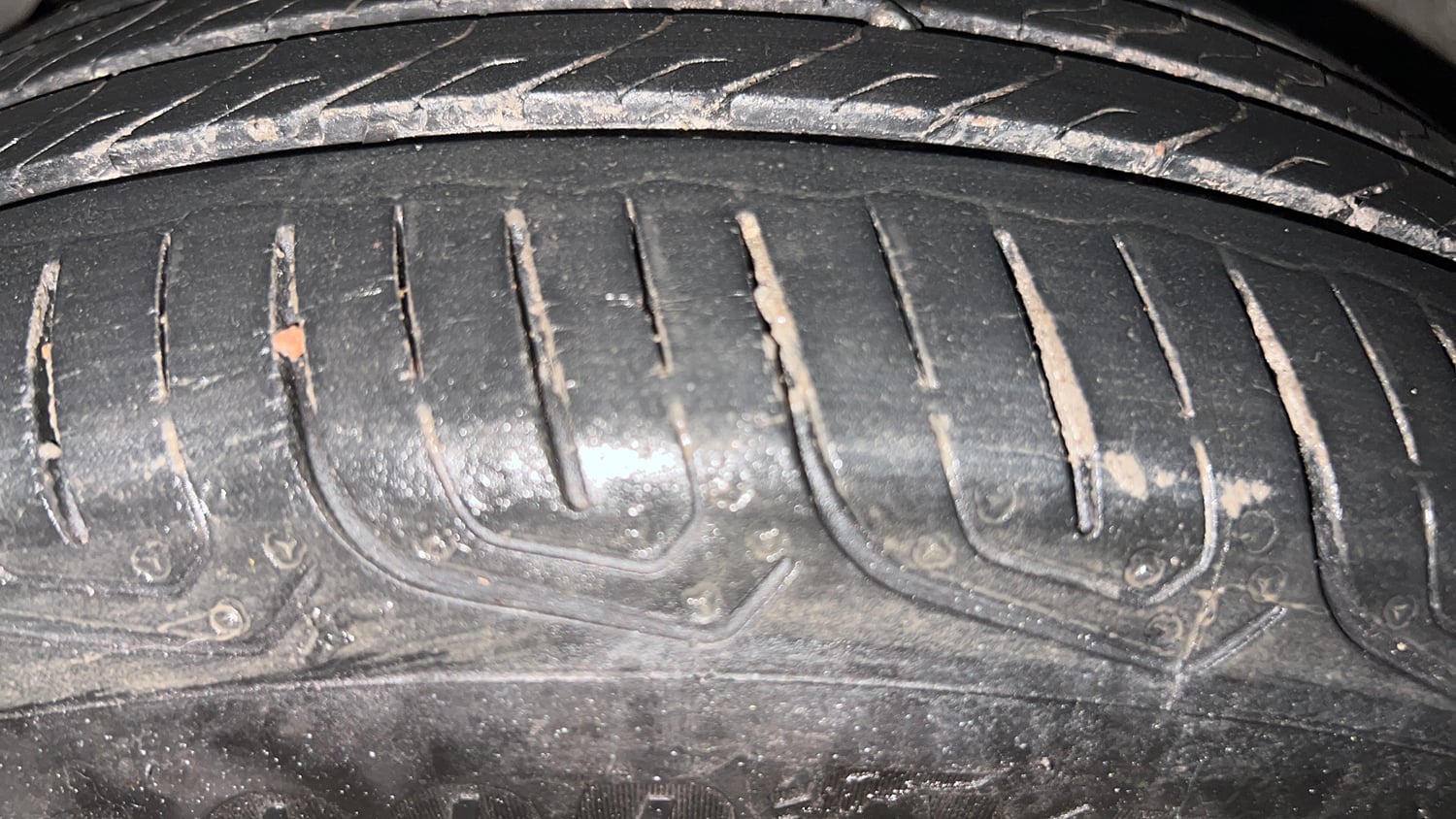 Used 2021 Tata Tiago XT Petrol Manual tyres LEFT FRONT TYRE TREAD VIEW