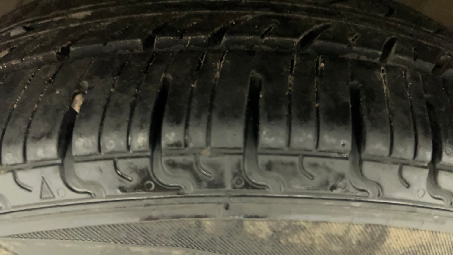 Used 2015 Hyundai Grand i10 Sportz 1.2 Kappa VTVT Petrol Manual tyres LEFT FRONT TYRE TREAD VIEW